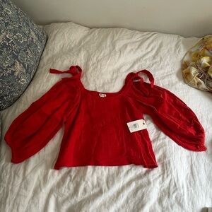 Women's blouse (off the shoulders), NWT